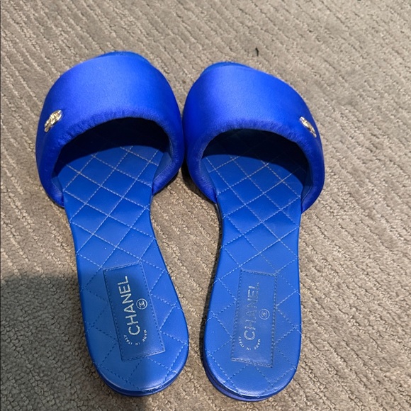 CHANEL Blue Satin Flats - Picture 3 of 5